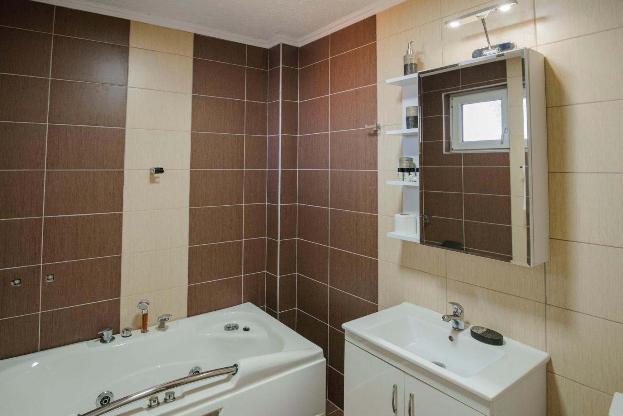 Hotel Kiko Бітола Екстер'єр фото