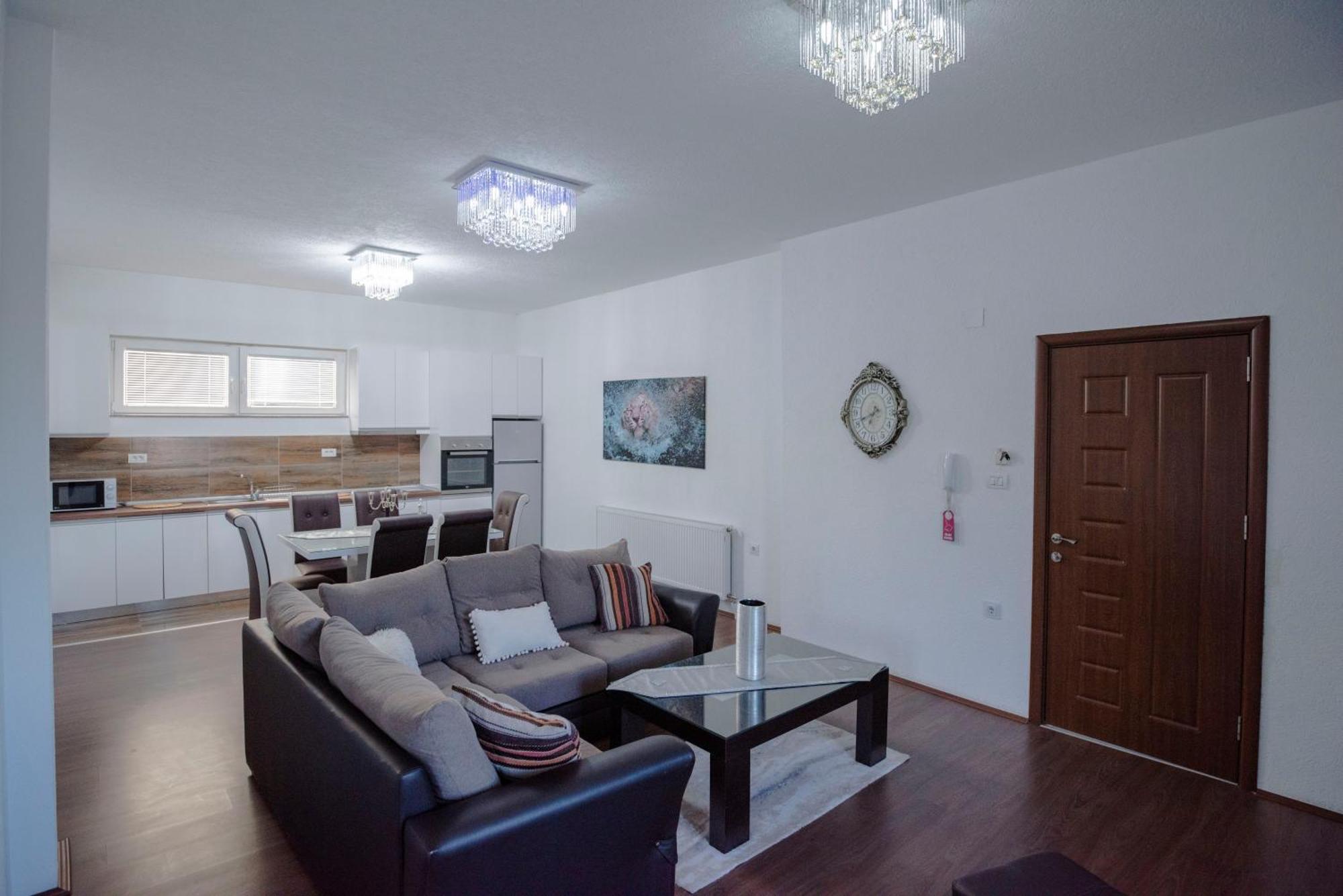 Hotel Kiko Бітола Екстер'єр фото