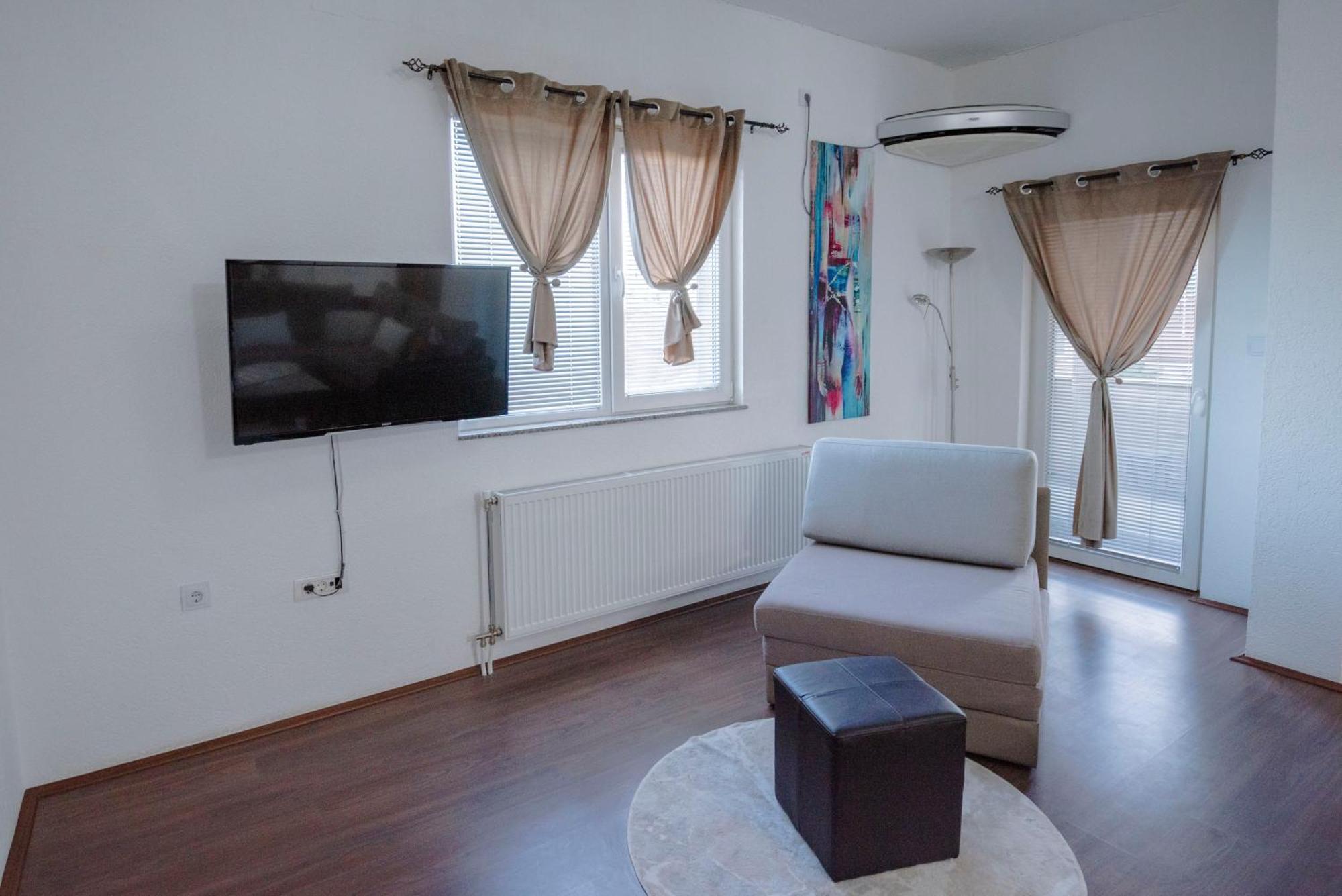 Hotel Kiko Бітола Екстер'єр фото
