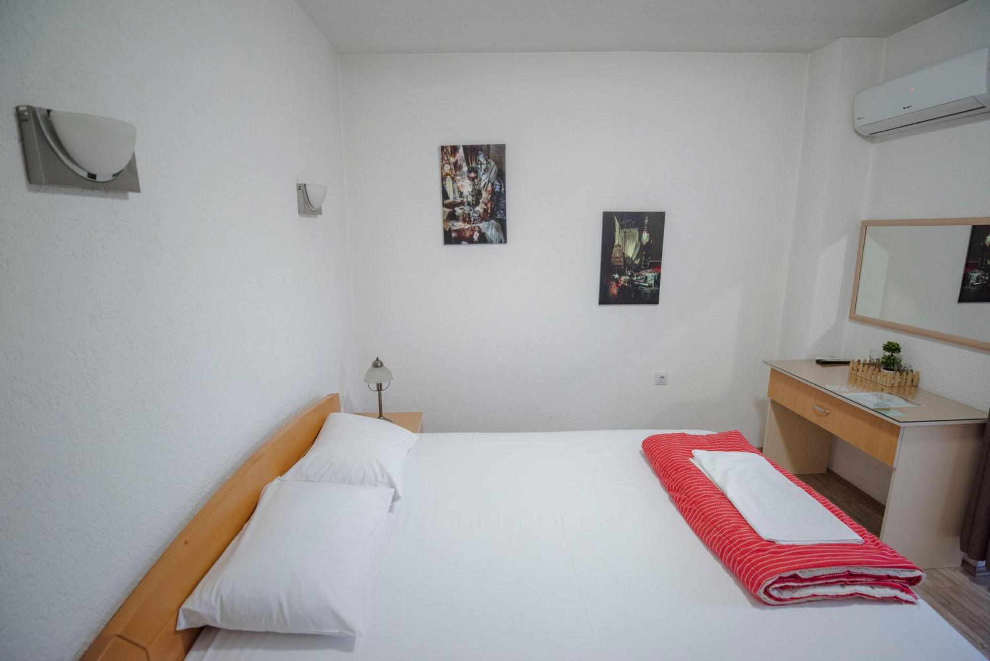 Hotel Kiko Бітола Екстер'єр фото