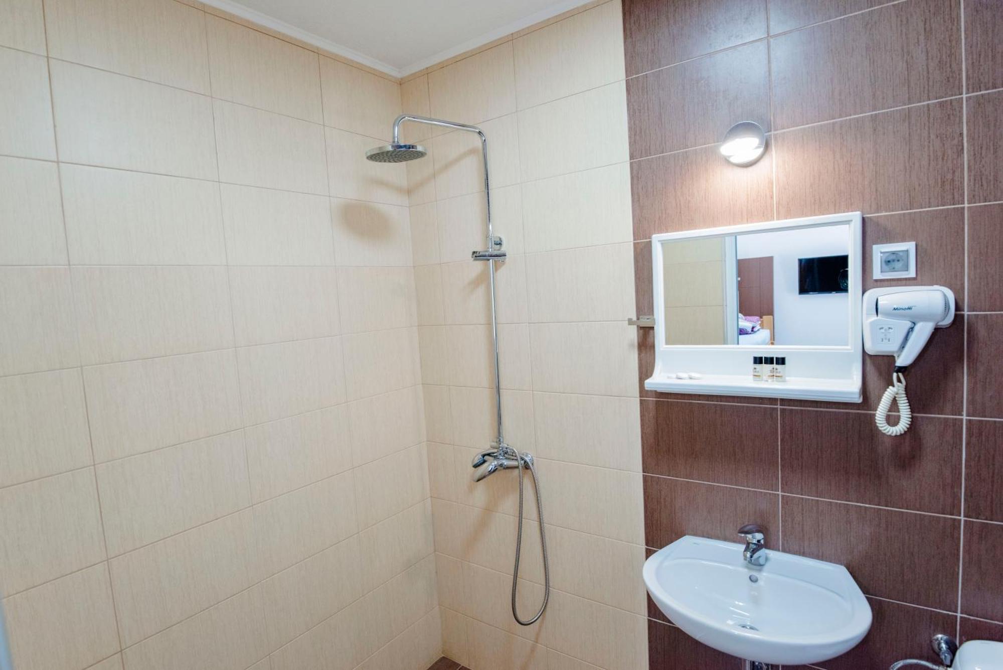 Hotel Kiko Бітола Екстер'єр фото