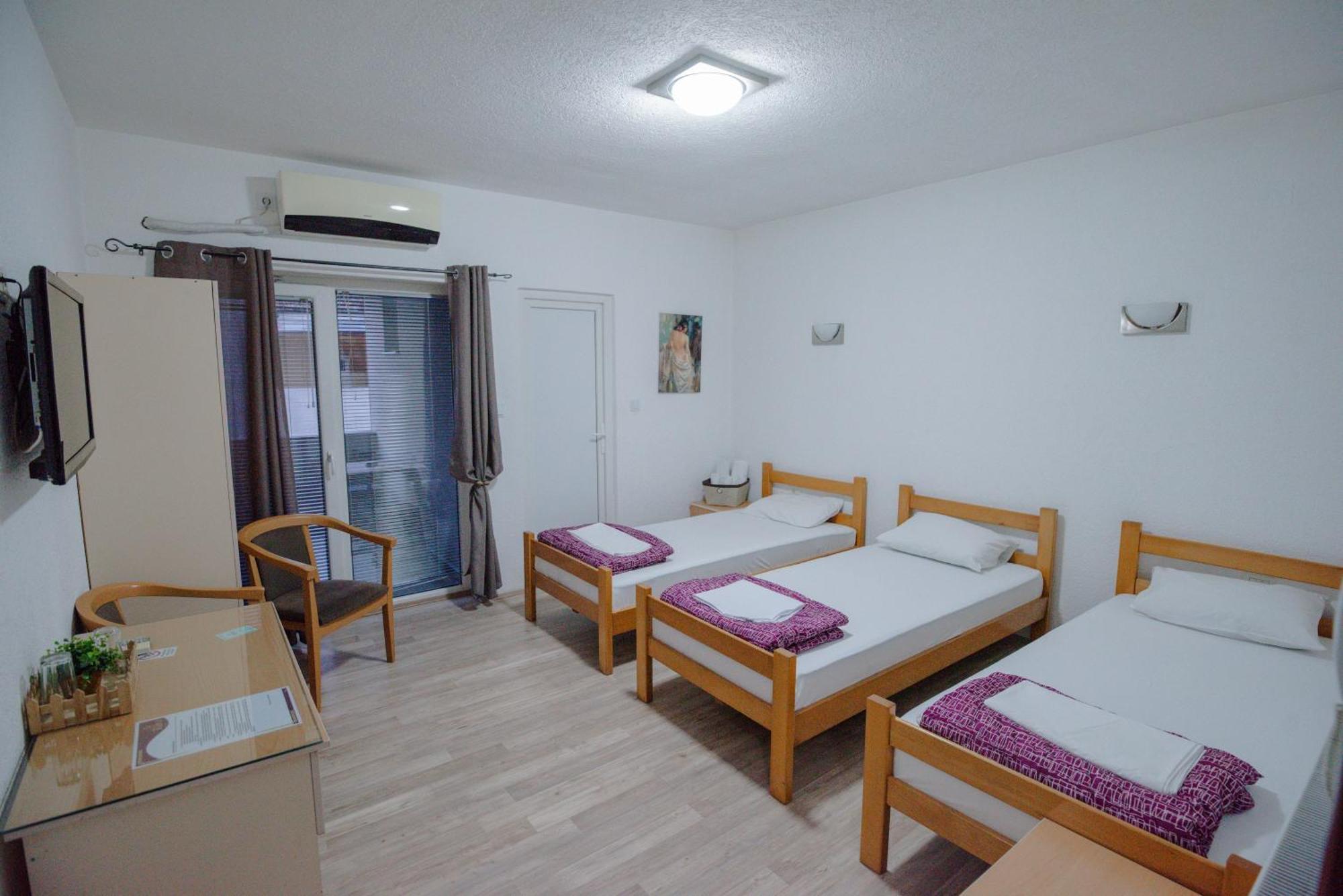 Hotel Kiko Бітола Екстер'єр фото