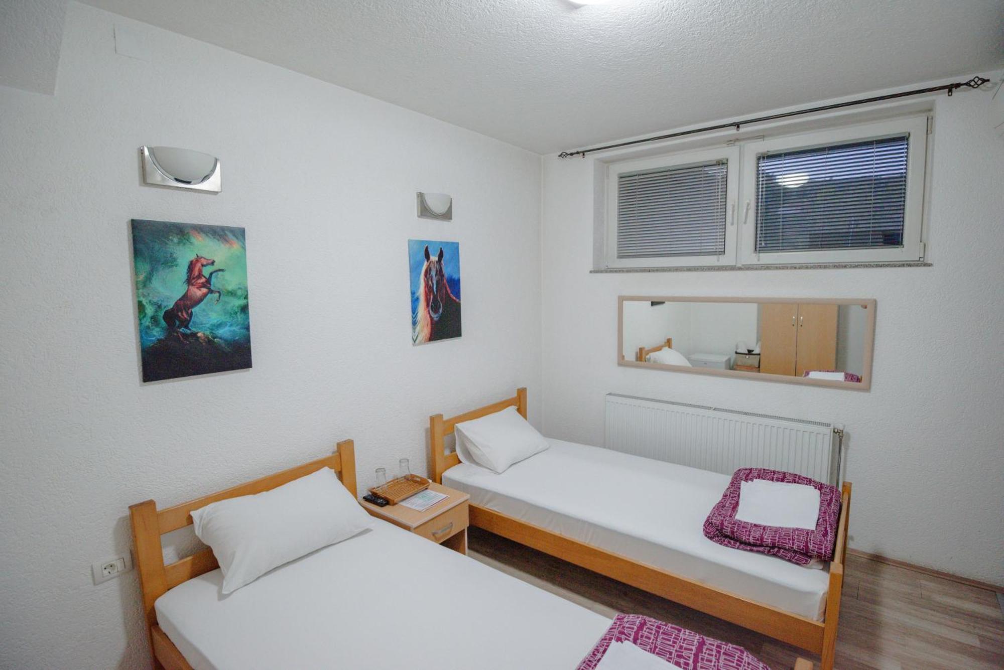 Hotel Kiko Бітола Екстер'єр фото